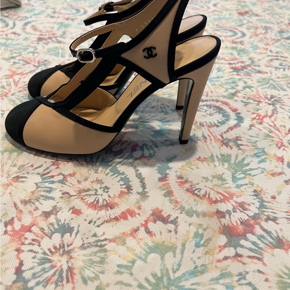 Brand new in box Chanel shoe - Picture 5 of 5